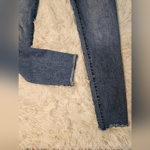 Abercrombie & Fitch High Rise Super Skinny - Picture 3 of 5